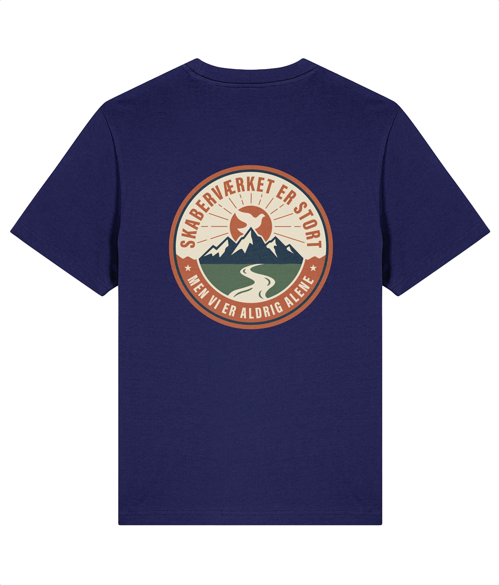 Skaberværket er stort – navy kristen T-shirt med badge-print på ryggen